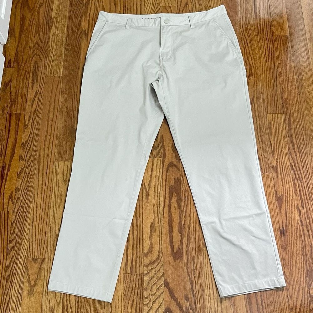 RHONE Men’s Light Khaki Chino Pants